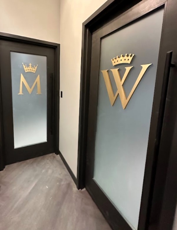 Custom dimensional letters